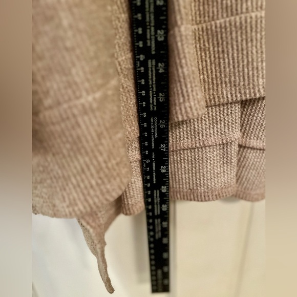 Hudson Gray Oversized Soft Turtleneck Sweater Oatmeal Hi-Low Hem M - Picture 7 of 8